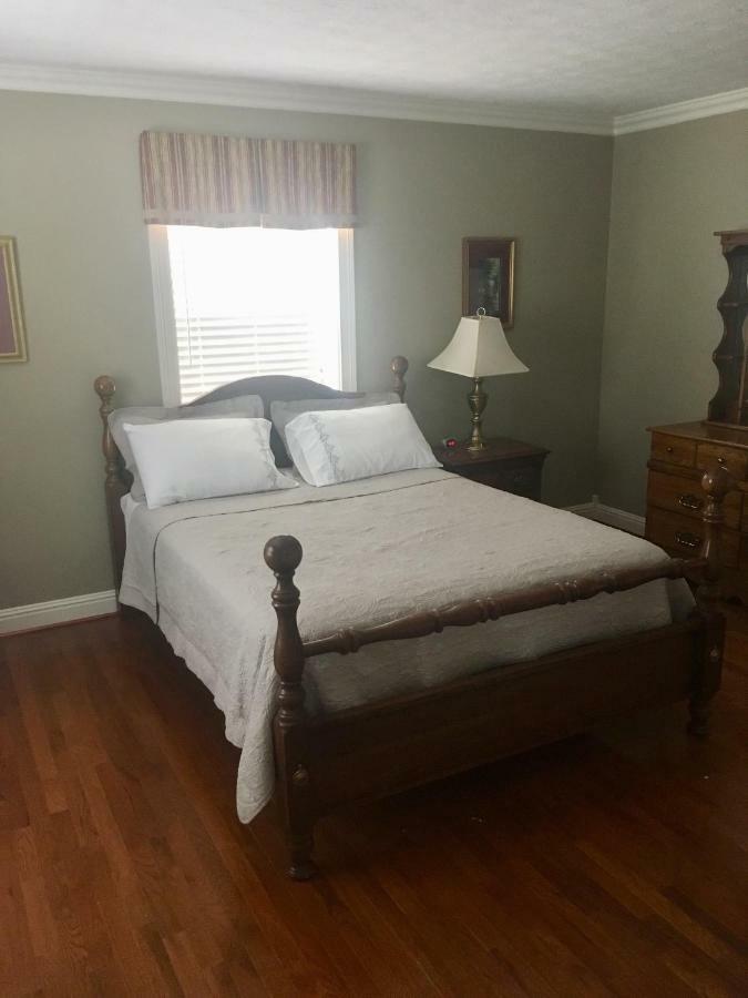 Villa Downtown Abode In The Heart Of The Bourbon Trail Lebanon Exterior foto