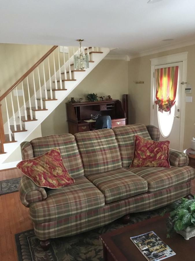 Villa Downtown Abode In The Heart Of The Bourbon Trail Lebanon Exterior foto