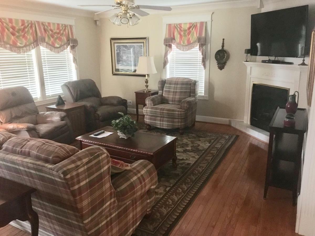 Villa Downtown Abode In The Heart Of The Bourbon Trail Lebanon Exterior foto